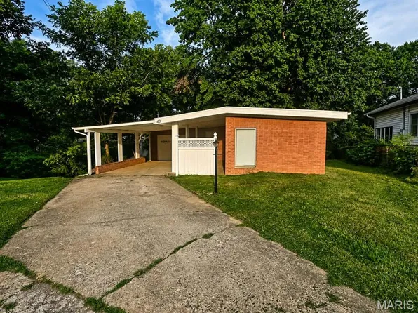 40 N 50th St, Belleville, IL 62226