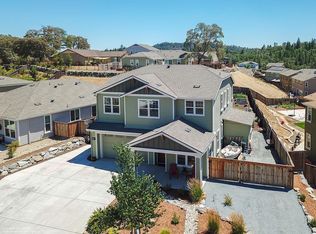 21626 Cascade Crossing Rd, Grass Valley, CA 95949