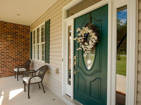 2nd image of 176 Holland Ct