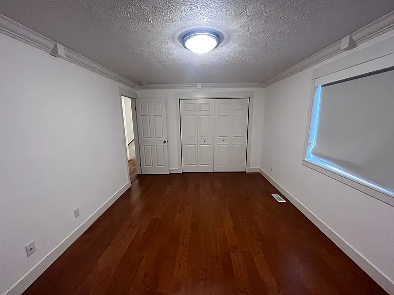 2331 Bainbridge Ct — Photo 13