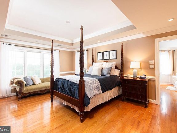2nd image of 316 Pentland Dr