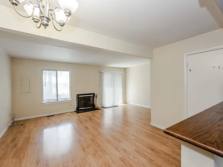 1951 Airy Cir — Photo 14