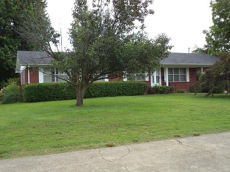 1st image of 201 Poplar Cir