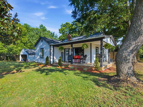 4th image of 126 Phillips Dr