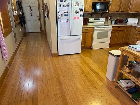 5th image of 900 3rd Ave