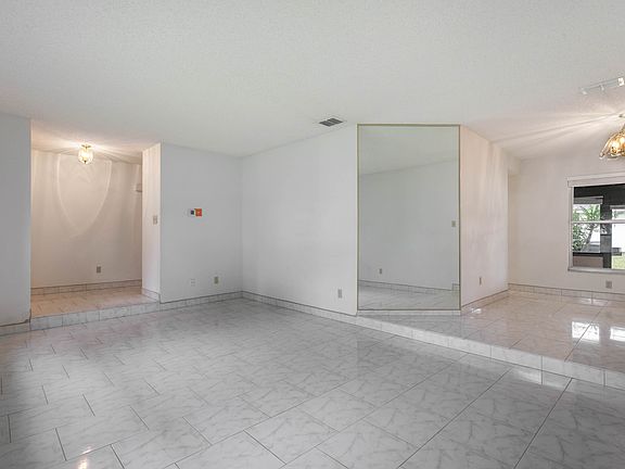 3rd image of 8402 Granada Blvd