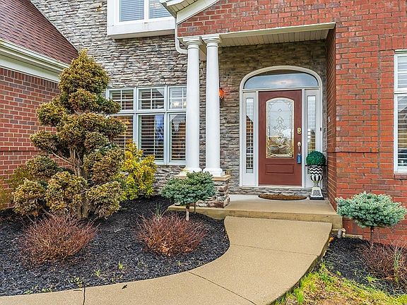 3rd image of 916 Westchester Way