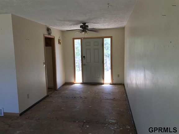 4th image of 9129 Park View Blvd