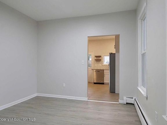 4th image of 277 Riverside Dr #C