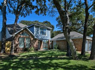 503 Holliday Ln, Euless, TX 76039