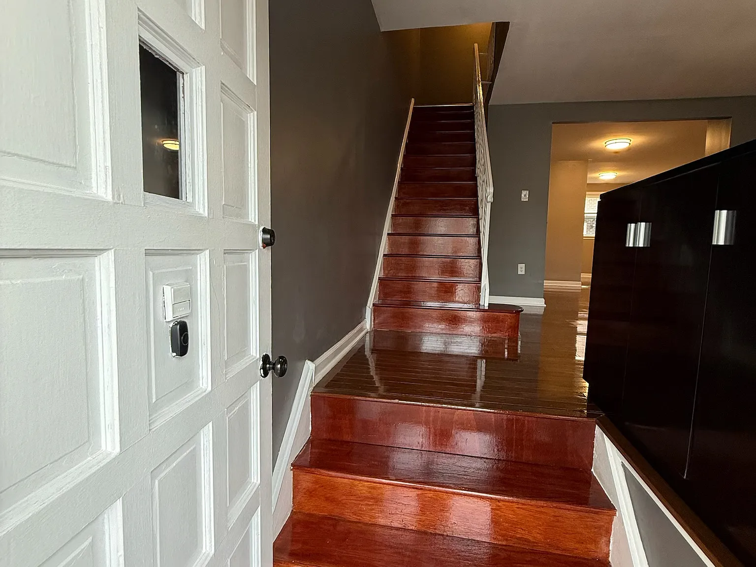 3 bed, 1.5 bath, 1404 sqft, $2,500 — Photo 2