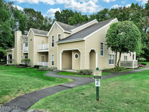 1821 Hampton Place Boulevard, Troy, NY 12180