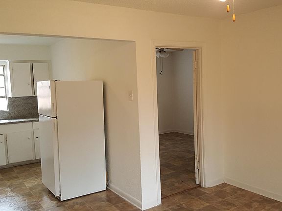 4th image of 7410 Lindencrest St APT 3