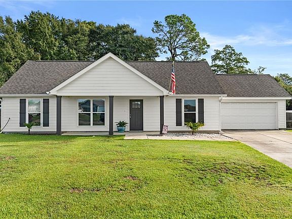 3rd image of 228 Lakefront Cir