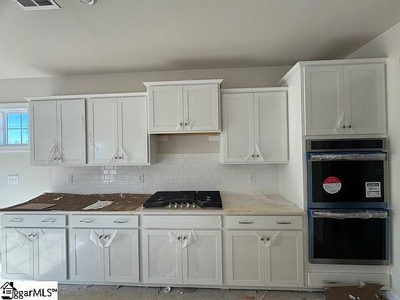3rd image of 104 Leaning Oaks Ln Hce 25