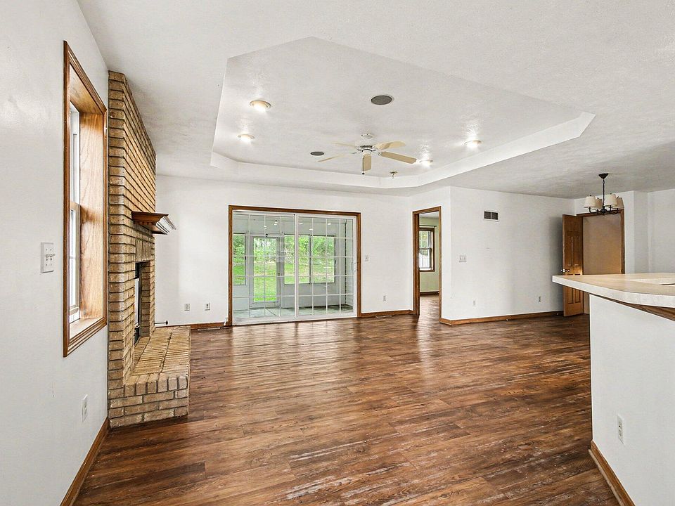 19th image of 1040 Stillwater Pkwy