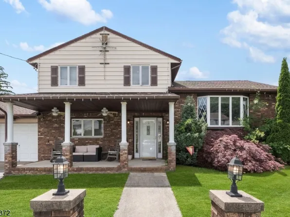 153 Sandra Dr, Totowa Boro, NJ 07512