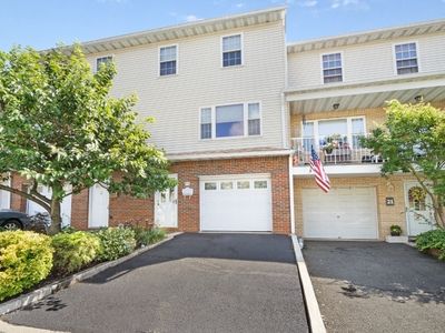 25 Ingraffia Dr, Elmwood Park, NJ, 07407