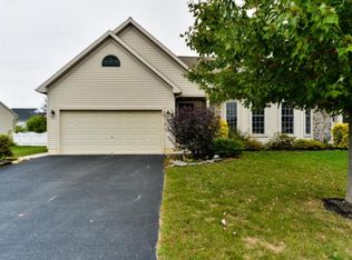 3458 Green Leaf Dr, Mount Joy, PA 17552
