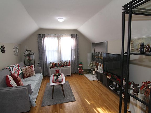 2nd image of 5826 W Eddy St #2