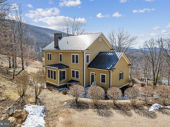 3rd image of 73 Old Meadow Ln