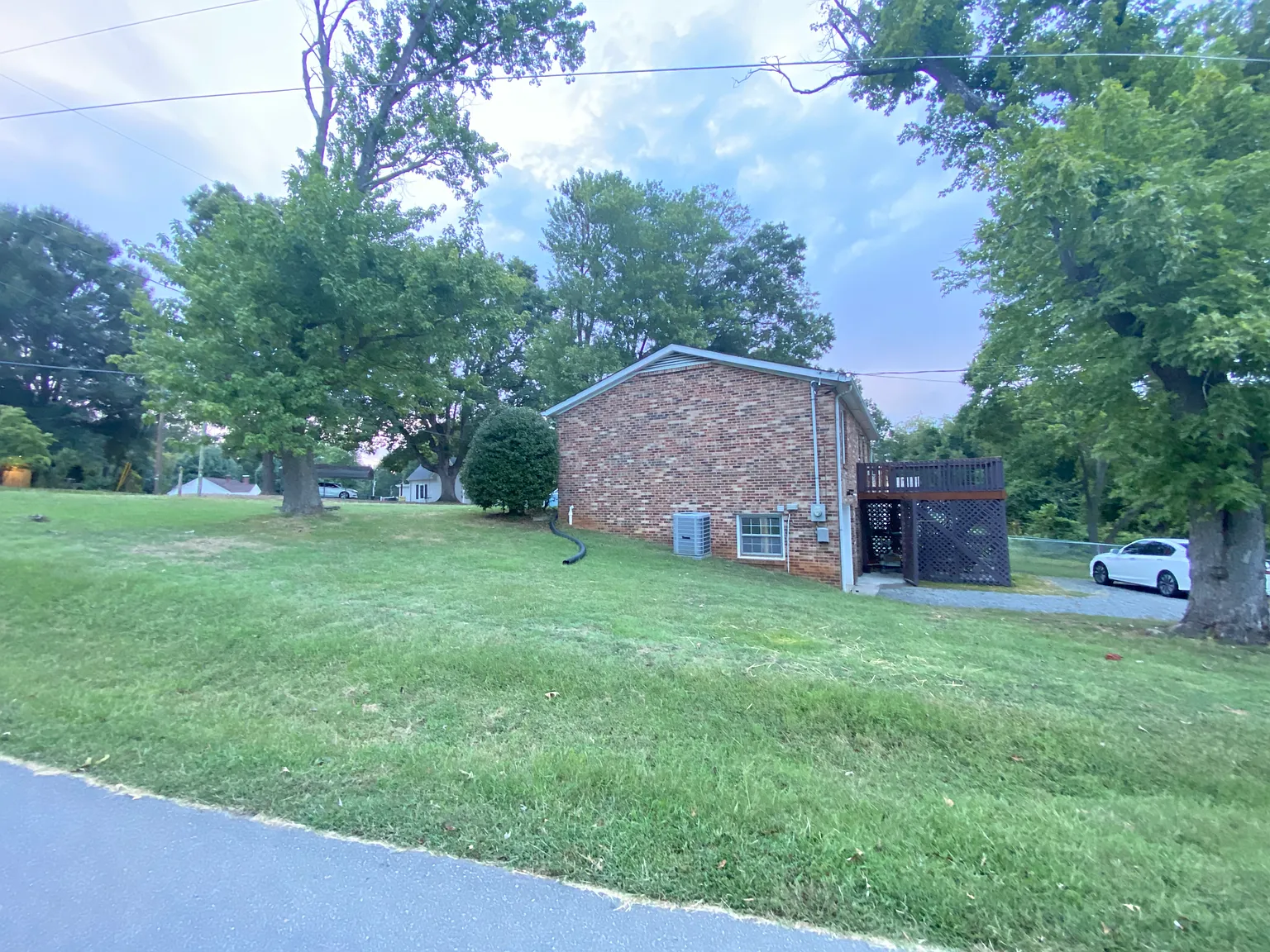 3 bed, 1025 sqft, $1,300 — Photo 2