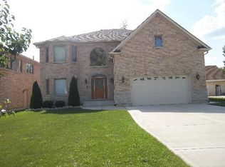 540 N 6th Ave, Addison, IL 60101