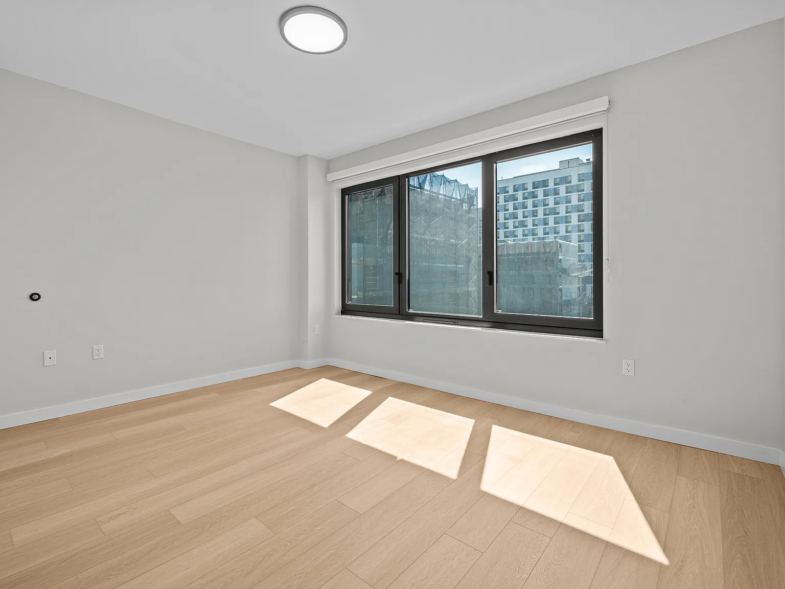 2905 West 17th Street — Photo 4