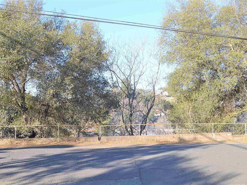 1st image of Barretta St