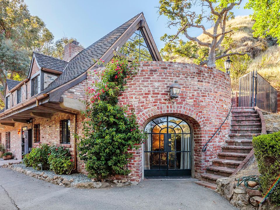 1st image of 67 Stonecastle Ct