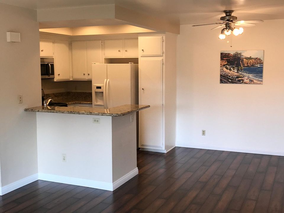 Kitchen & Dining
