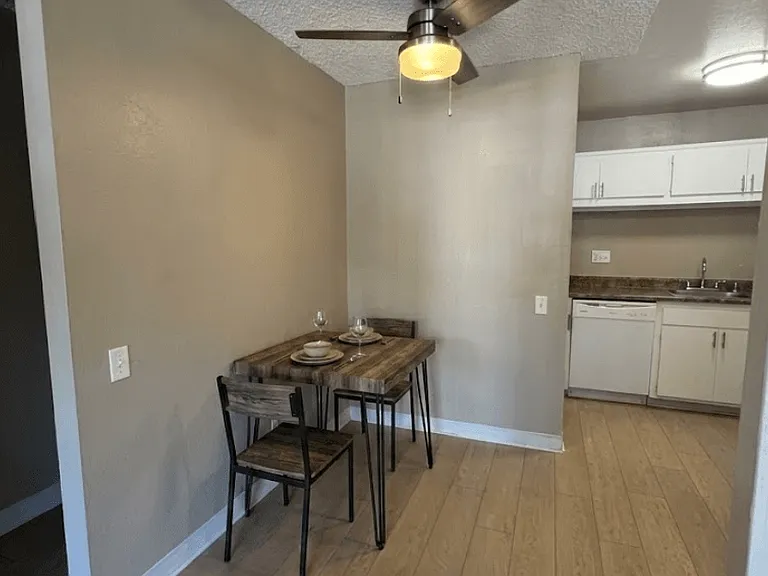 Hidden Creek Apartments — Photo 118