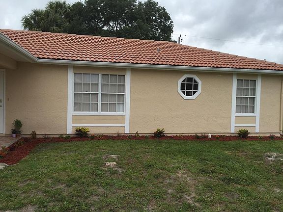 3rd image of 4542 SW Uleta St