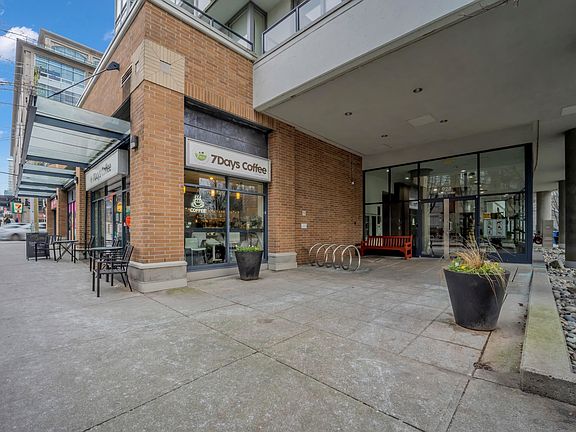 3rd image of 928 Beatty St #2305