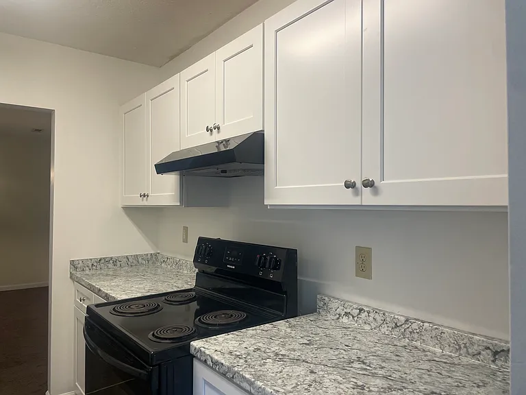 1027 Bonham Ave — Photo 7