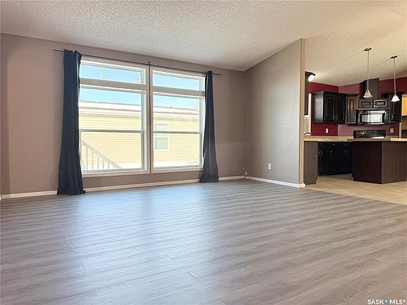 4th image of UNIT 1-555 Dielschneider ROAD
