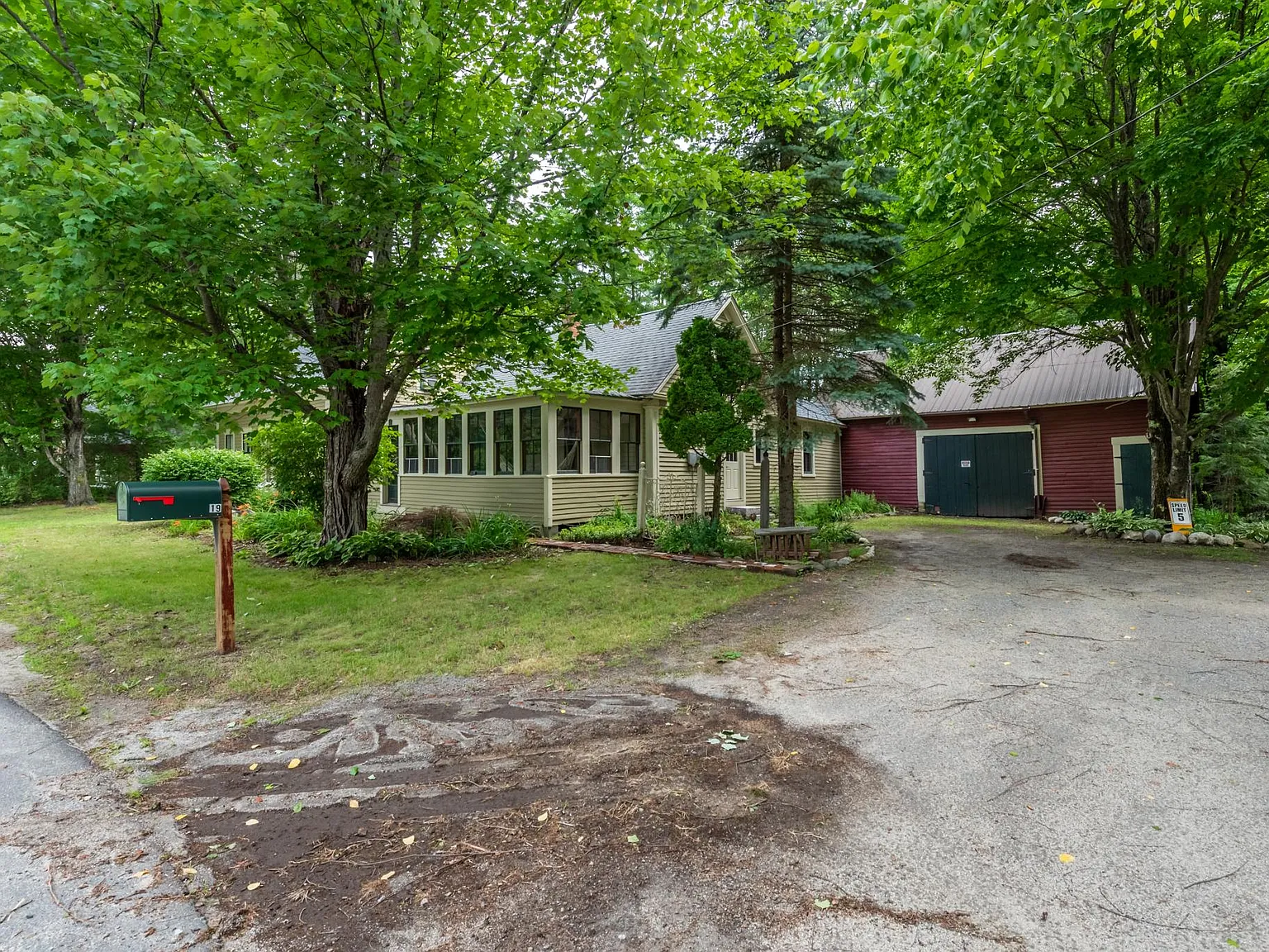 19 Newbury Rd — Photo 3