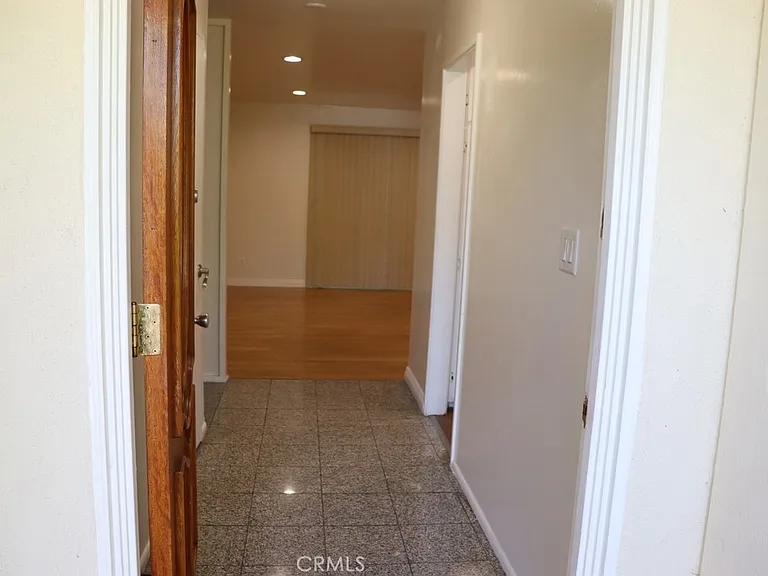 18616 Lassen St — Photo 8
