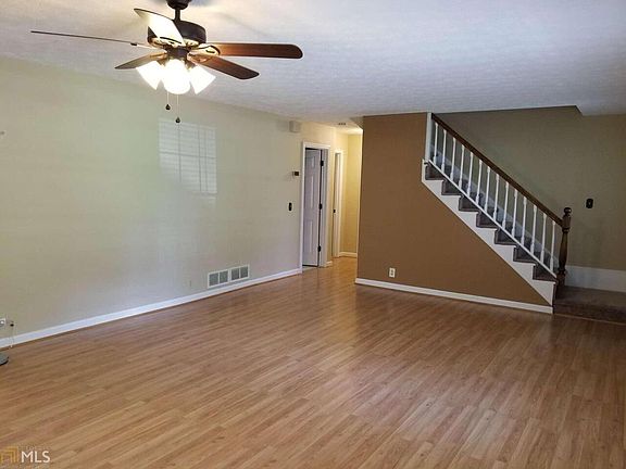 3rd image of 2504 Williamsdowns Cir