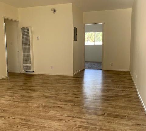 3rd image of 241 N Kenwood St APT 4