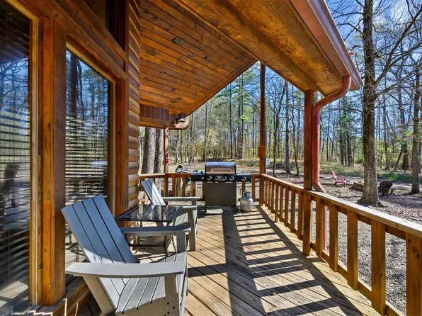 27 Laurel Branch Ln, Broken Bow, OK 74728