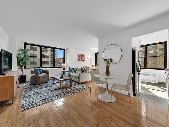 2nd image of 301 E 87th St APT 9D