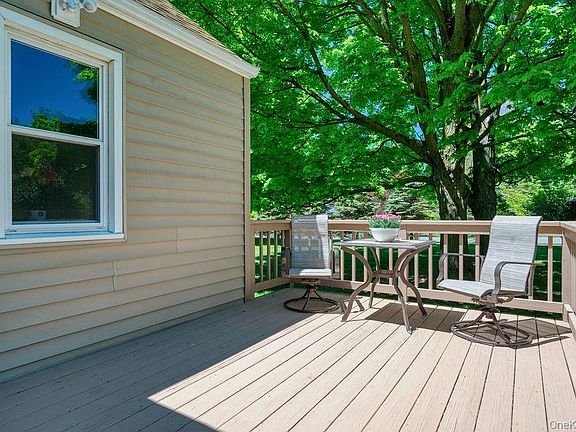 4th image of 6 Winterberry Road