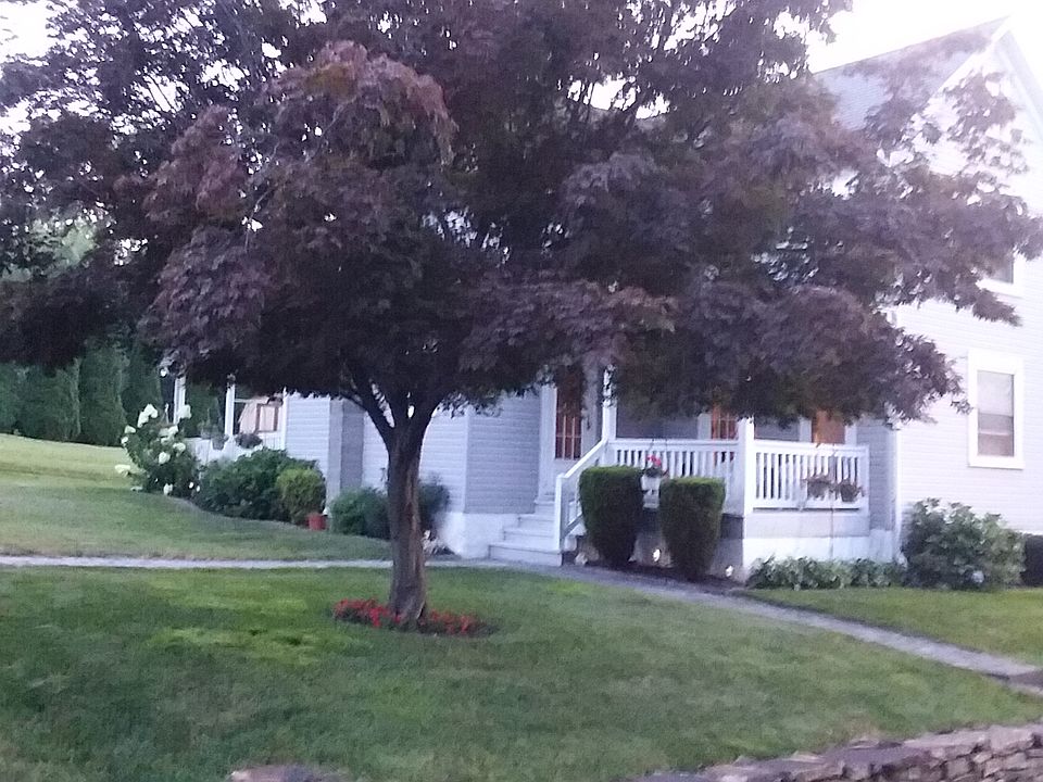 1st image of 610 3rd St