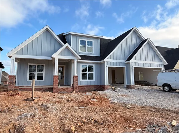 2708 Lunar Ave, Lowell, AR 72745