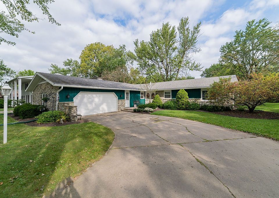1st image of 3200 W Woodbridge Dr