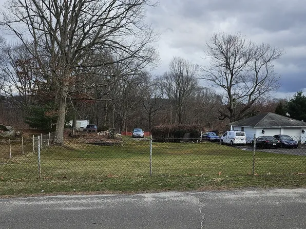 Longview Avenue, Waterbury, CT 06704