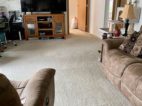 4th image of 2246 Blossom Ln