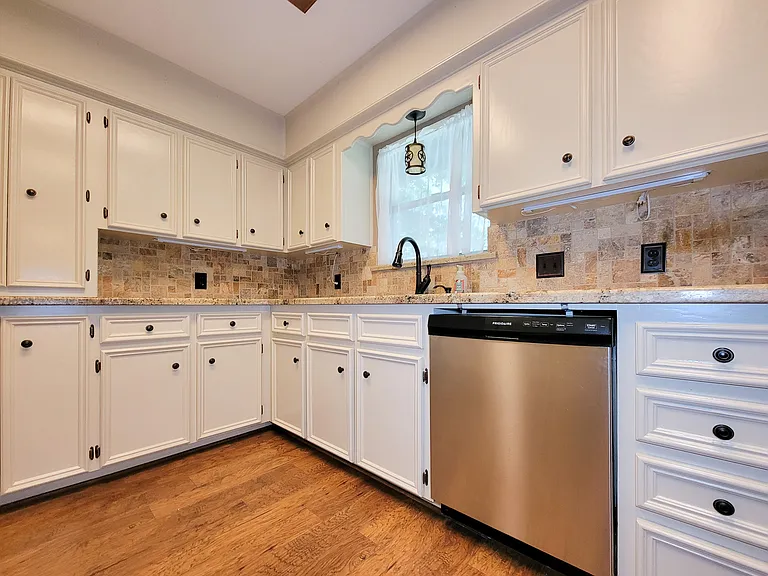 10282 Valley Dr S — Photo 20