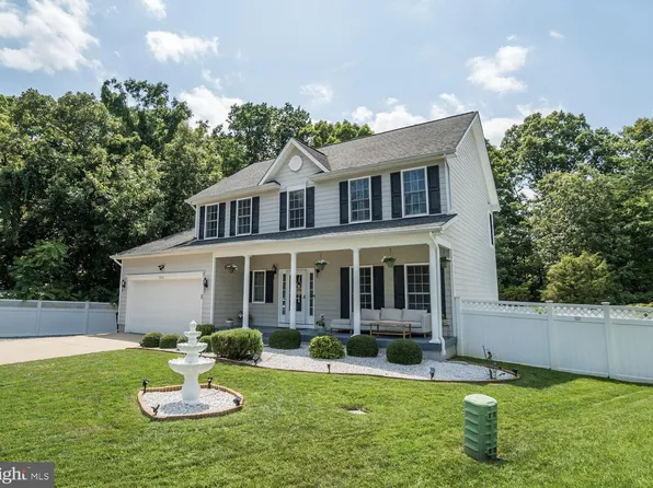 1015 Martingale Ct, Fredericksburg, VA 22401